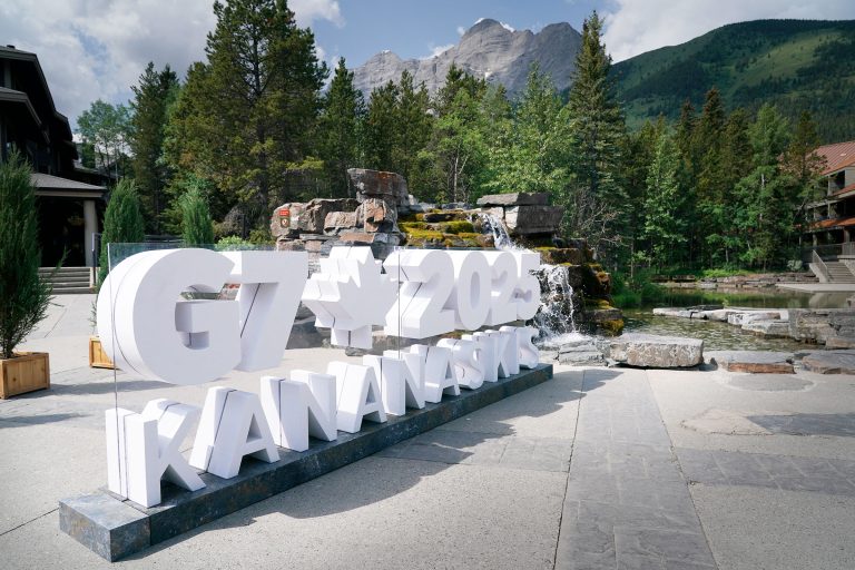 25G7SignLandscape